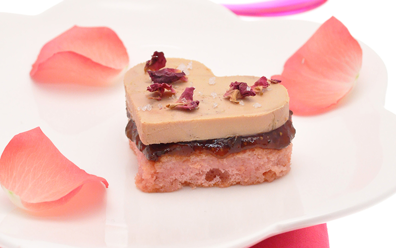 Cœurs de foie gras aux biscuits de Reims et pétales de roses Ernest Soulard